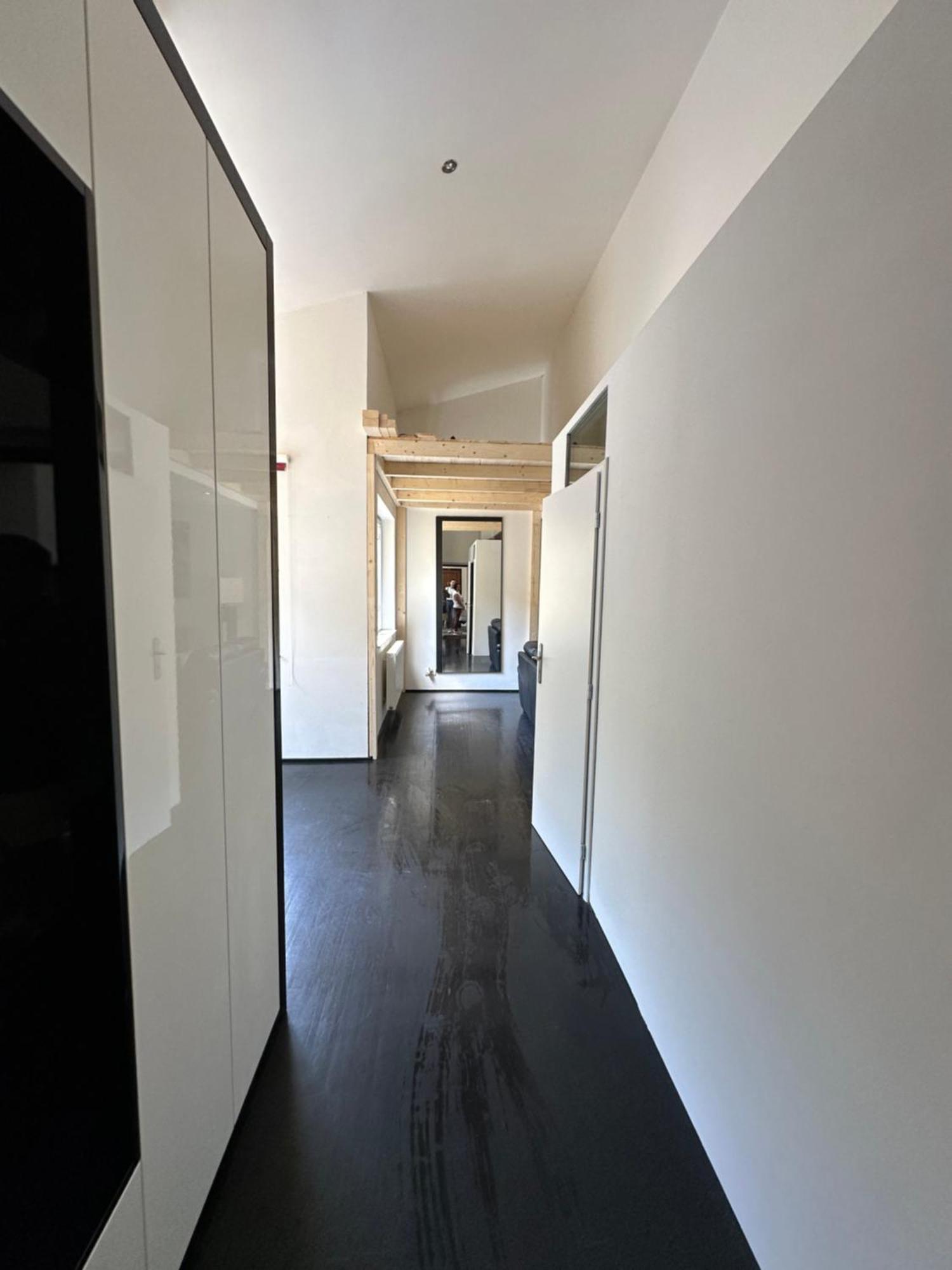 Апартаменты Spacious Karlin Lofty