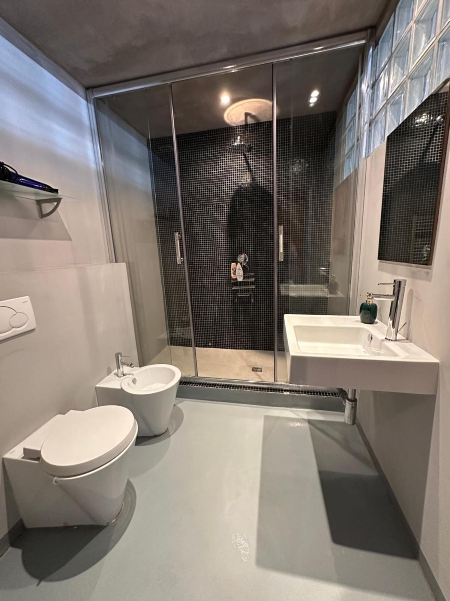 Апартаменты Spacious Karlin Lofty